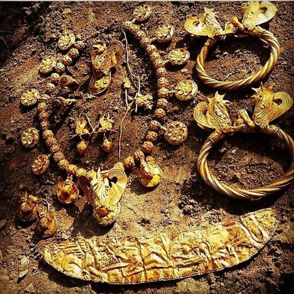 talisman-treasure-doasite روش باطل کردن طلسم گنج و دفینه با دعای 60 قاف روش باطل کردن طلسم گنج و دفینه با دعای 60 قاف طریقه باطل کردن طلسم دفینه روش باطل کردن طلسم گنج و دفینه با دعای 60 قاف دعای 60 قاف جهت ابطال سحر و طلسم گنج دانلود متن کامل دعای 60 قاف خواندن دعای 60 قاف جهت باطل کردن طلسم گنج خواص و فوائد دعای 60 قاف ابطال طلسم گنج و دفینه با دعای 60 قاف